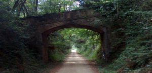Petit túnel a la via verda del Carrilet d'Olot, les Planes d'Hostoles